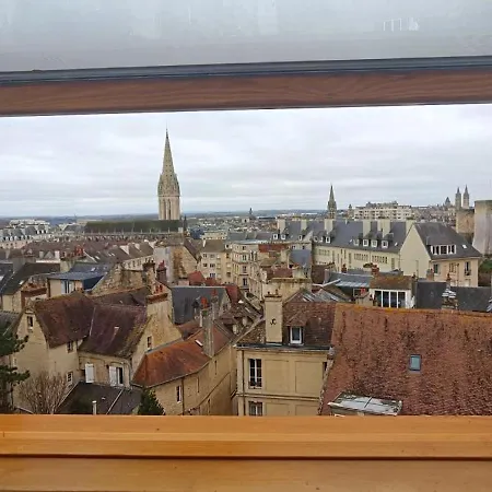 Equipe En Hyper-centre Avec Parking Prive Et Gratuit - Vue Sur La Et Chateau De *