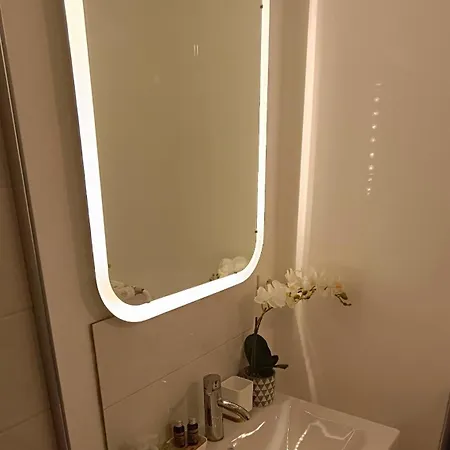 Apartment Equipe En Hyper-centre Avec Parking Prive Et Gratuit - Vue Sur La Et Chateau De Caen